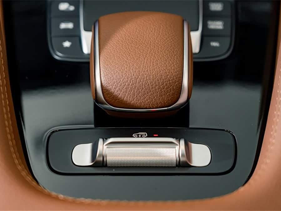 Mercedes-Benz GLE Class 2025 car image #17