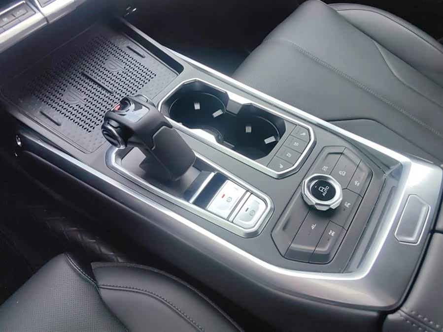 Tank 400 2024 car image #17