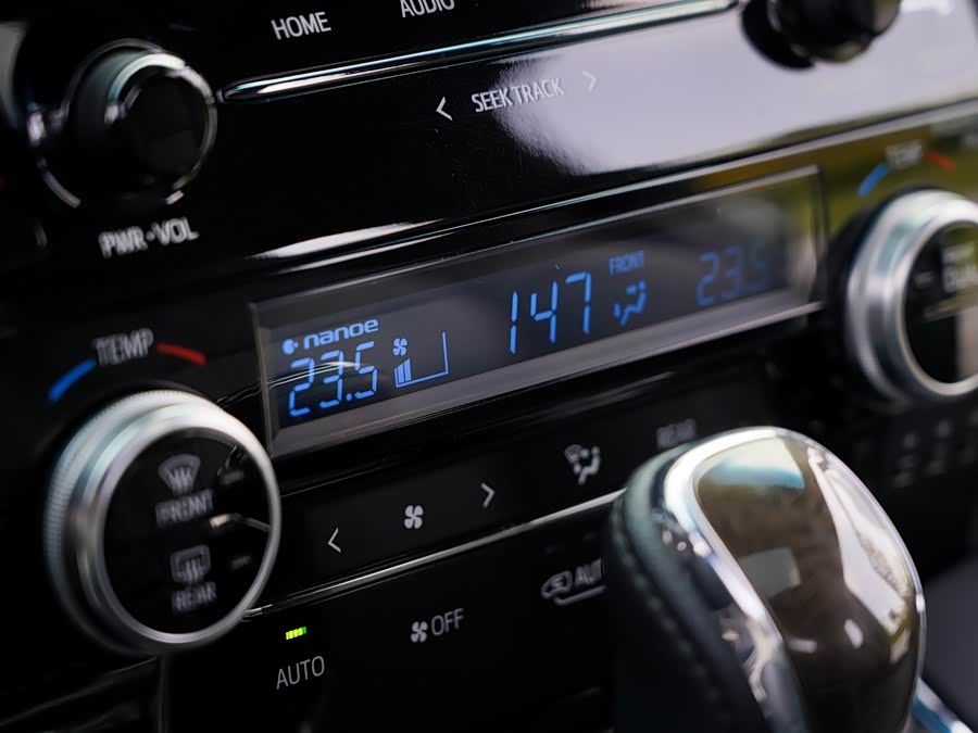 Toyota Alphard 2019 immagine di auto #17