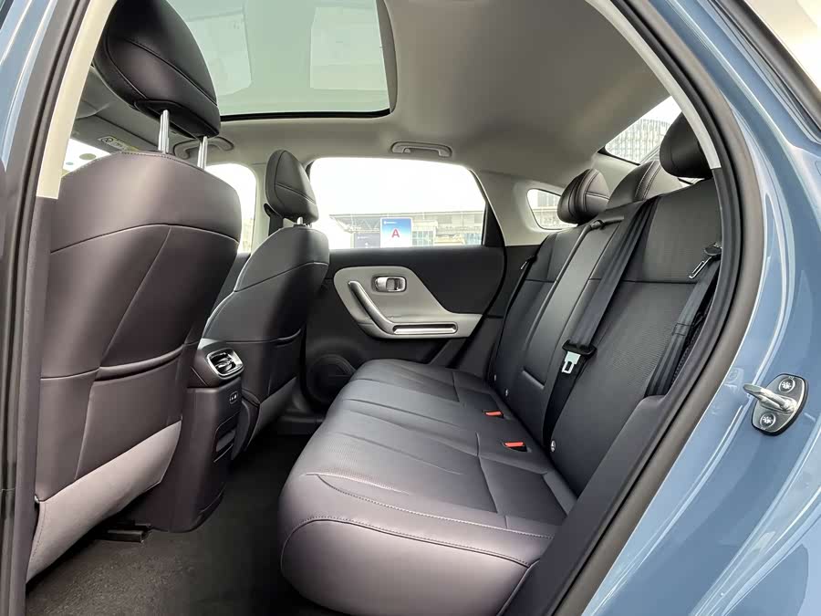 零跑汽车 零跑B01 2025 汽车图片 #17