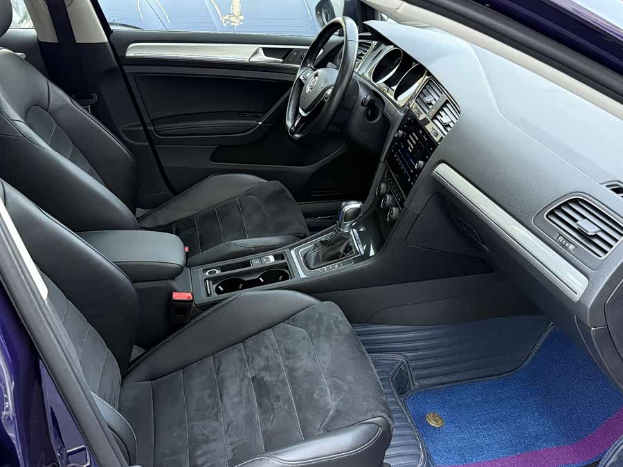 Volkswagen Golf Pure Electric 2020 #17 Volkswagen Golf Pure Electric 2020 car image #17