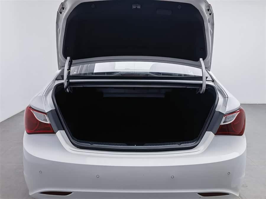 Hyundai Sonata 2013 car image #17