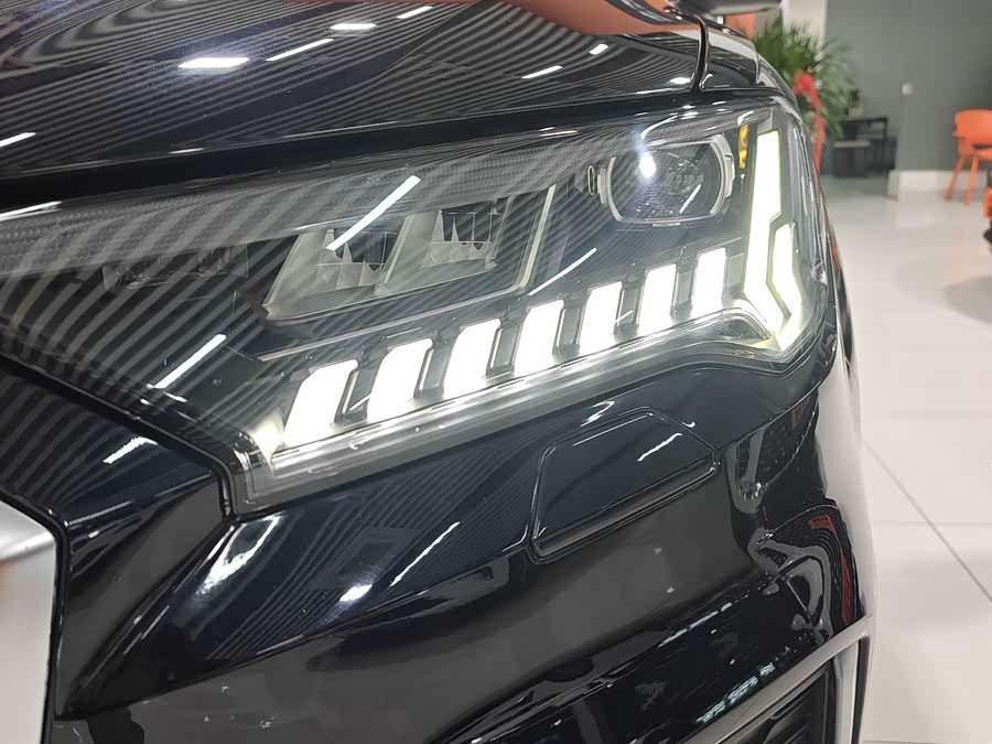 Audi Q7 2021 car image #17