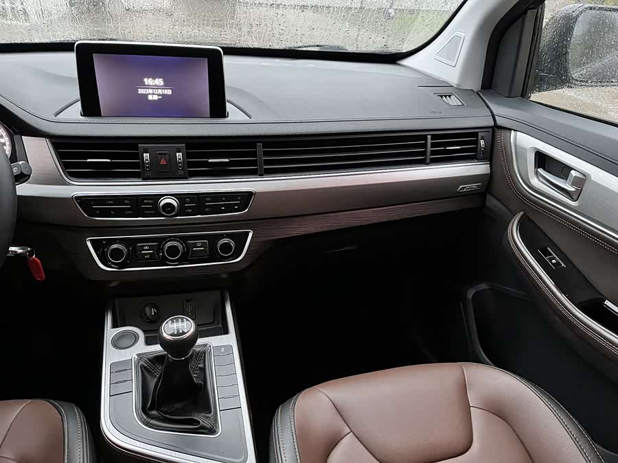 Forthing JOYEAR X6 2017 #17 Forthing JOYEAR X6 2017 car image #17