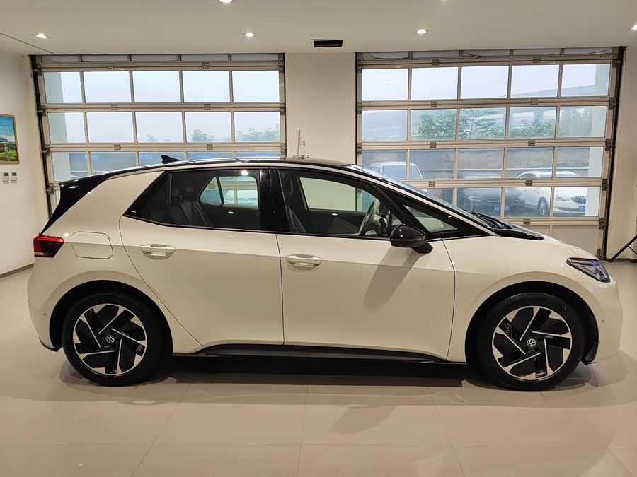 Volkswagen ID.3 2024 immagine di auto #17