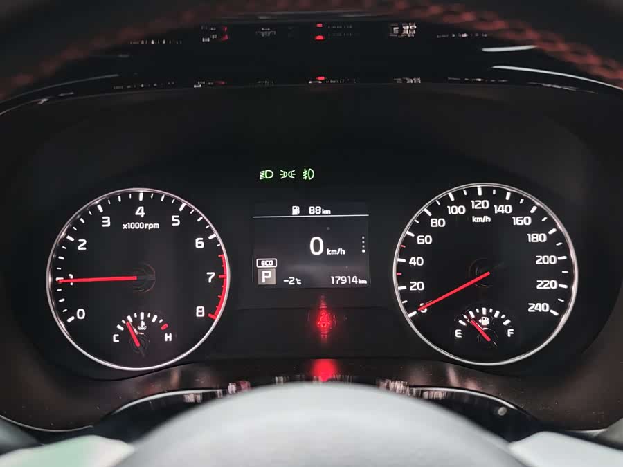 Kia Stonic 2021 car image #17