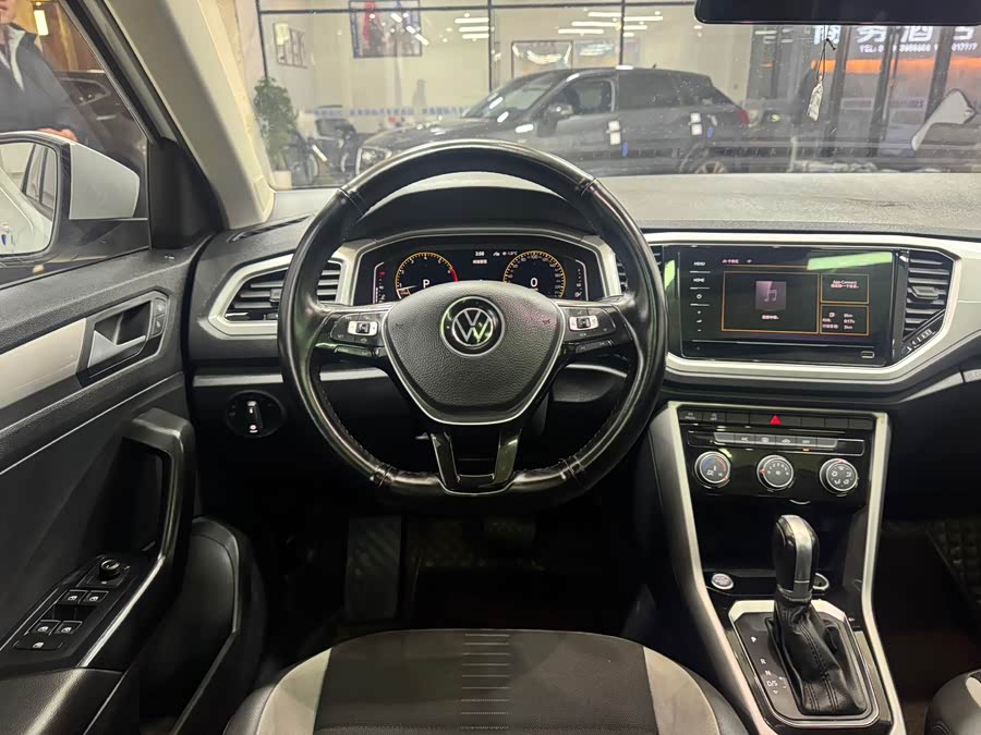 Volkswagen T-Roc 2022 #17 Volkswagen T-Roc 2022 car image #17