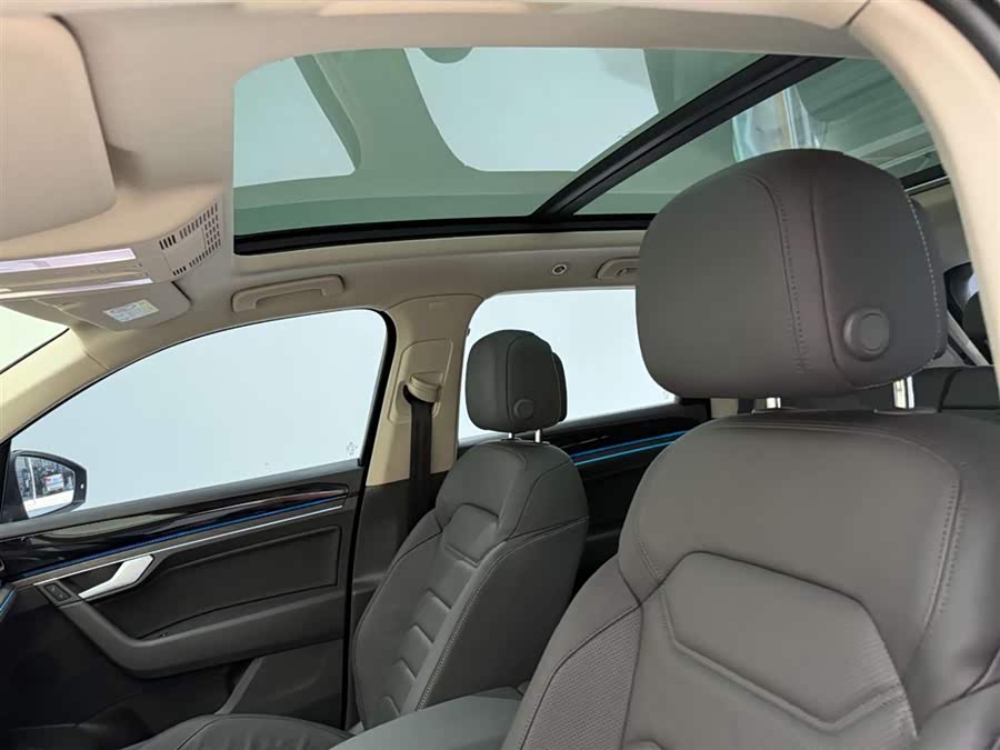 Volkswagen Touareg 2023 immagine di auto #17