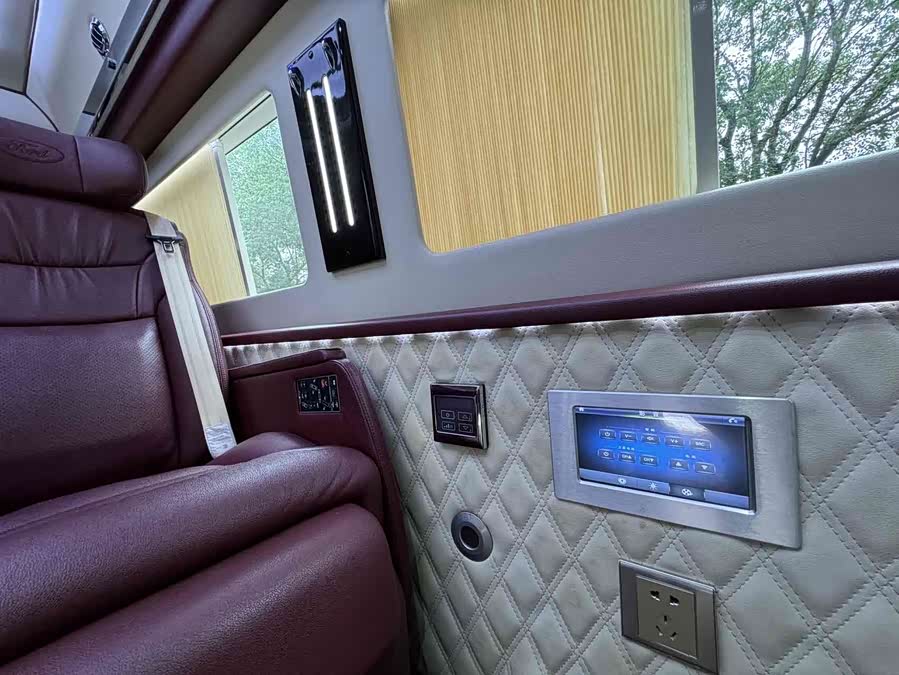 Ford E350 2015 imagen de coche #17