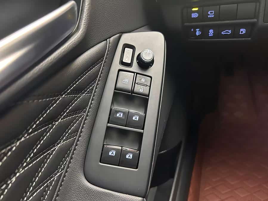 Toyota Avalon 2024 car image #17