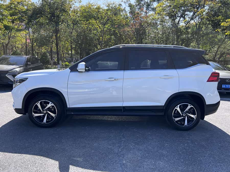 Forthing T5 2019 صورة سيارة #17