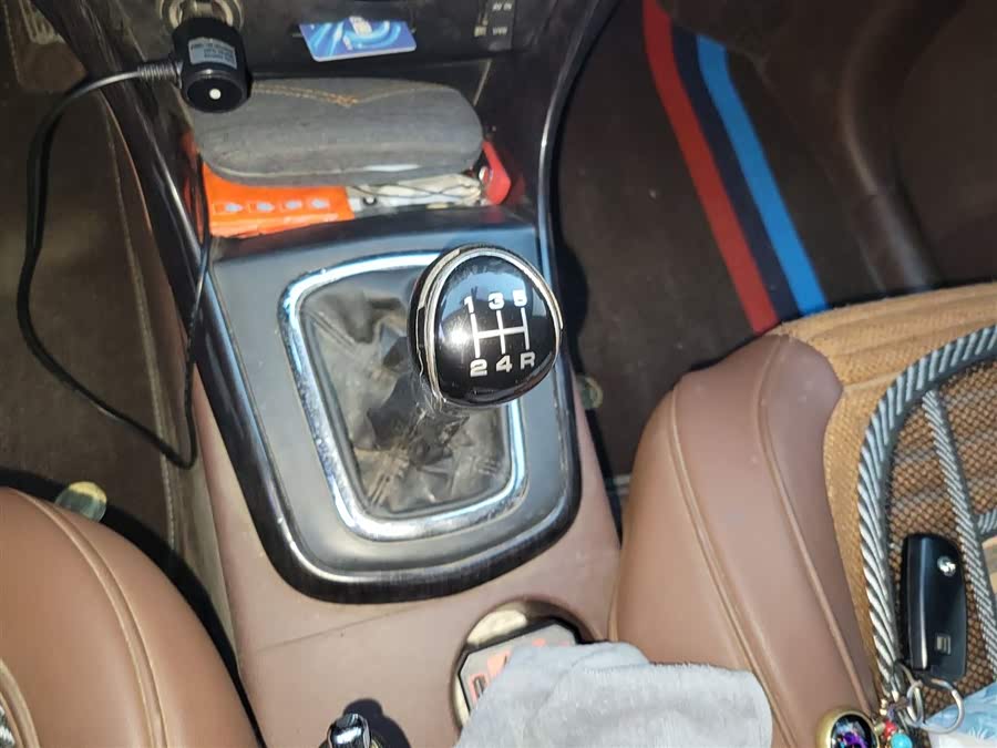 Forthing SX6 2016 #17 Forthing SX6 2016 car image #17