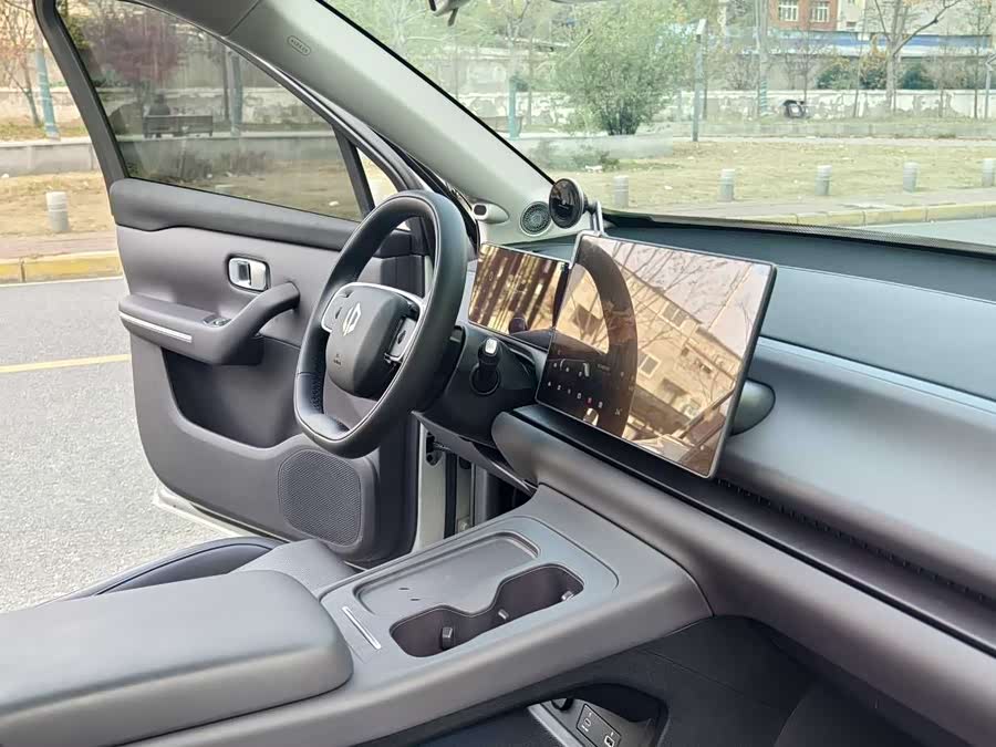 零跑汽车 零跑C10 2024 汽车图片 #17