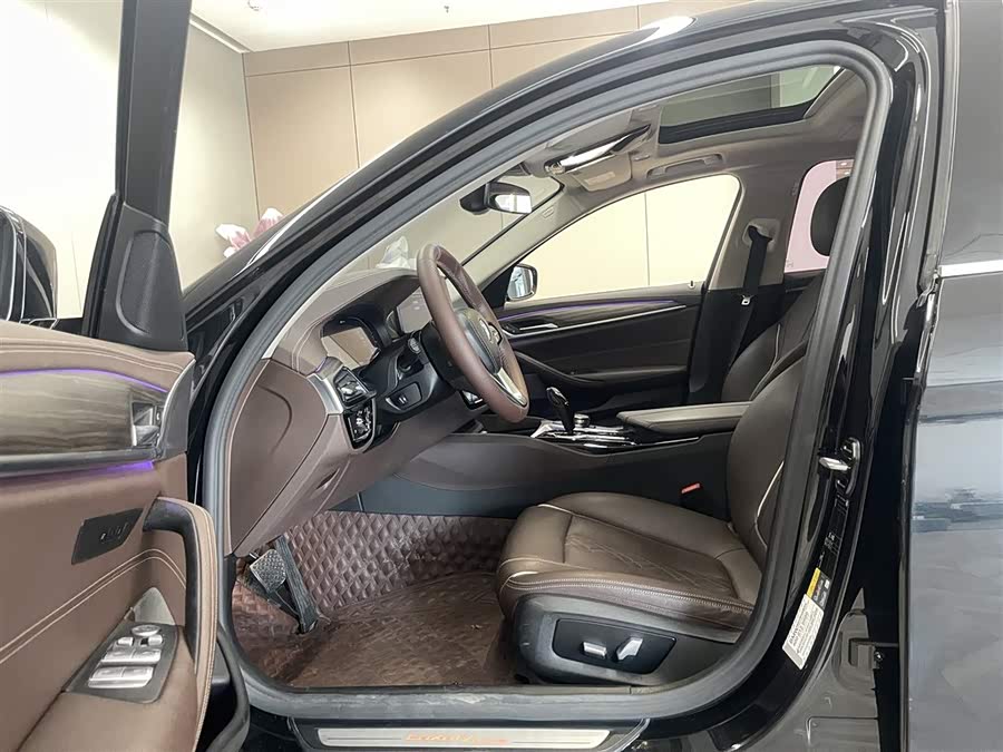 BMW 5 Series New Energy 2021 car image #17