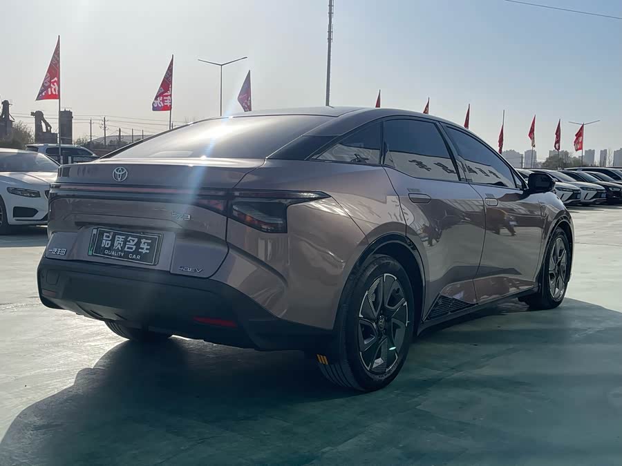 Toyota bZ3 2023 immagine di auto #17