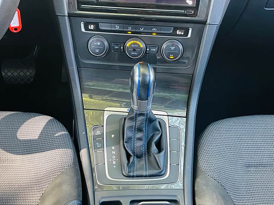 Volkswagen Golf Pure Electric 2020 imagen de coche #17