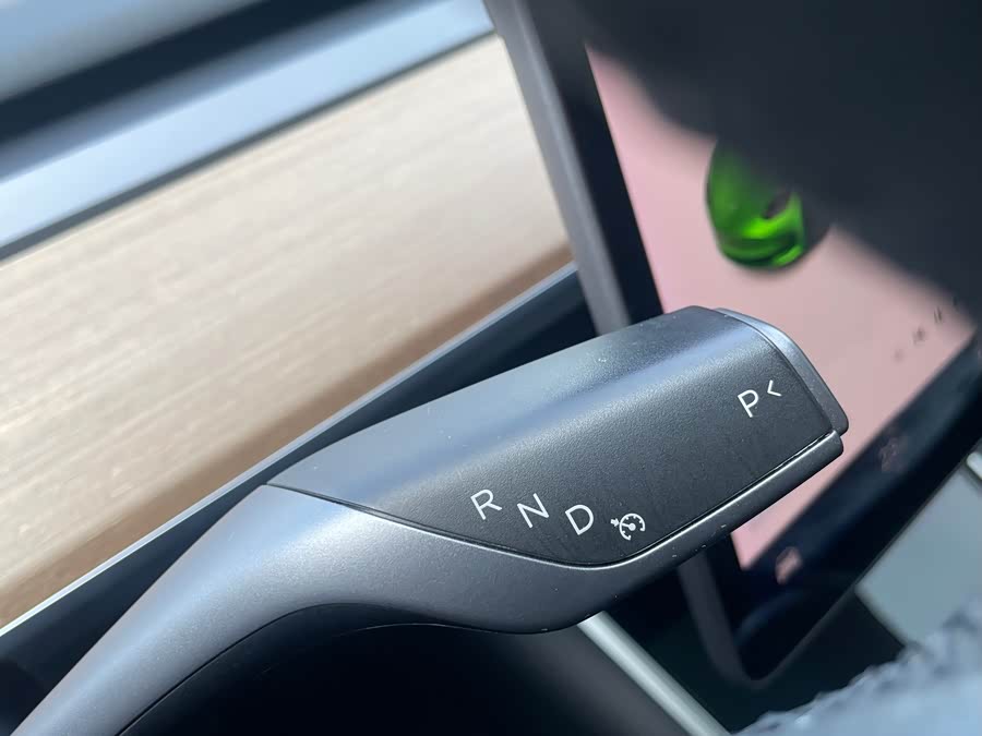 Tesla Model 3 2020 image de voiture #17