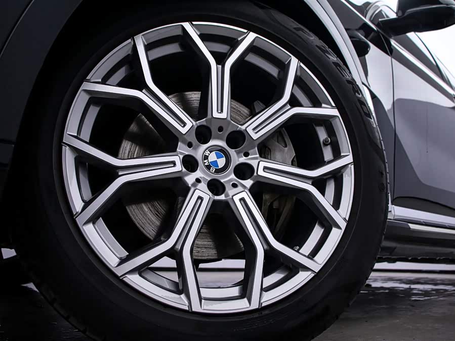 BMW X7 2023 immagine di auto #17