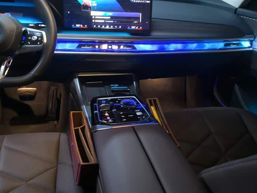 宝马 宝马i7 2025 汽车图片 #17