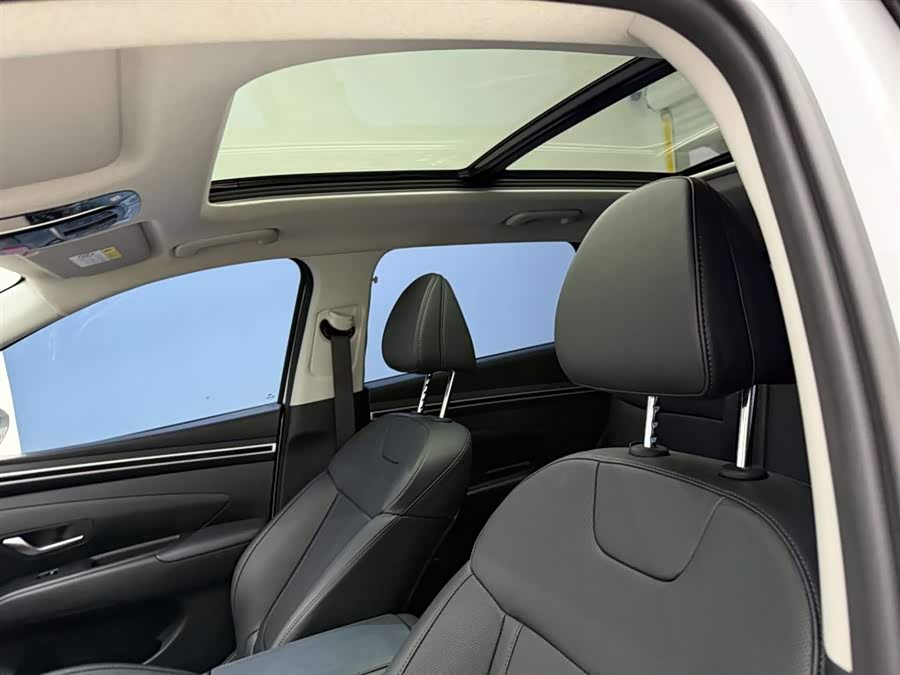 Hyundai Tucson 2024 car image #17