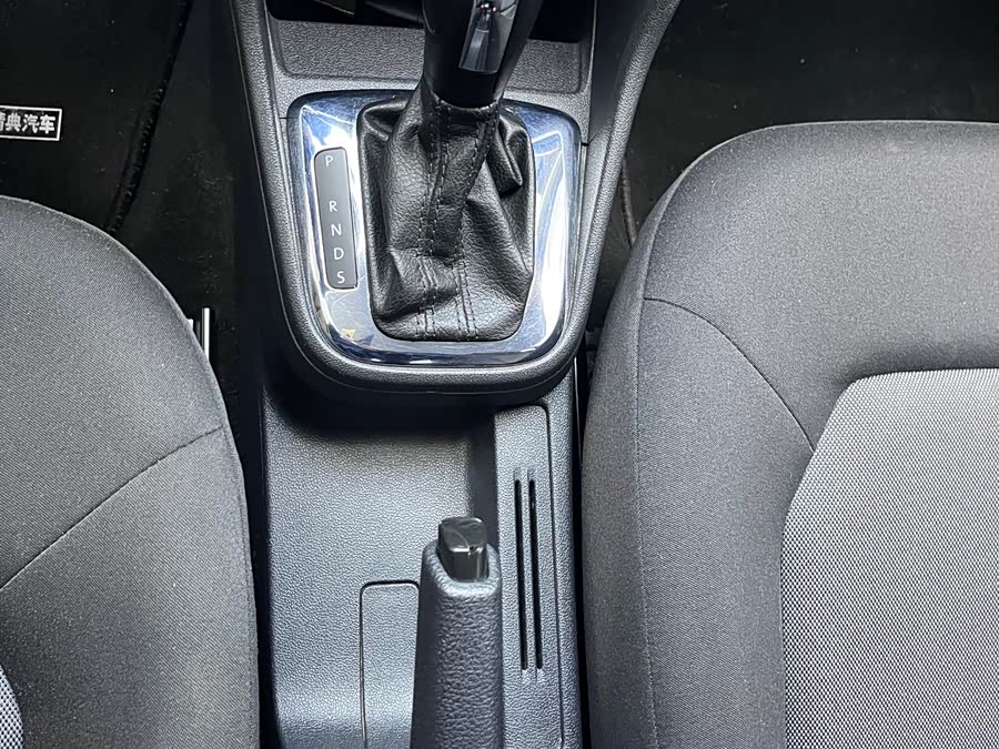 Volkswagen Jetta 2014 immagine di auto #17