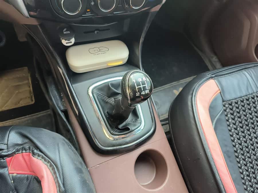 Forthing SX6 2016 car image #17