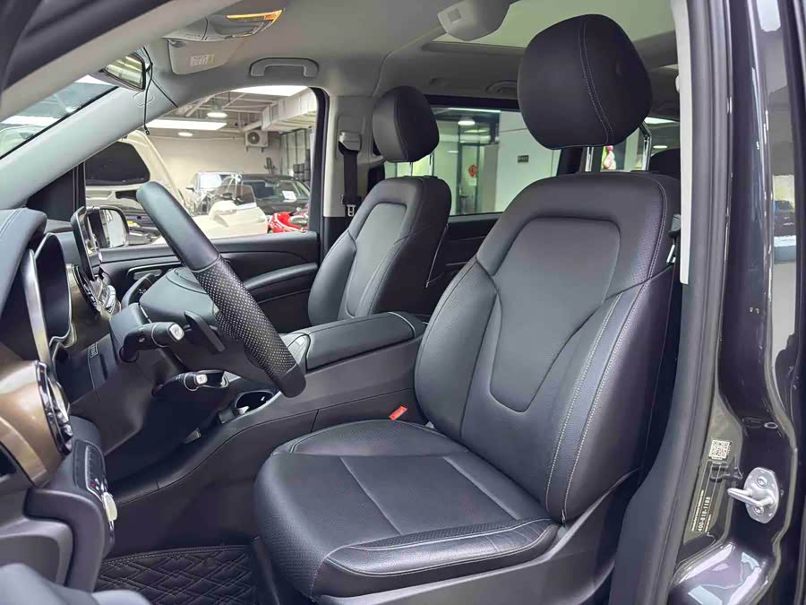 Mercedes-Benz V Class 2020 car image #17