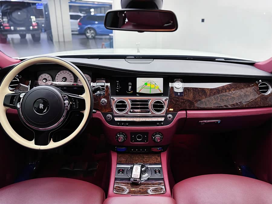 Rolls-Royce Ghost 2010 car image #17