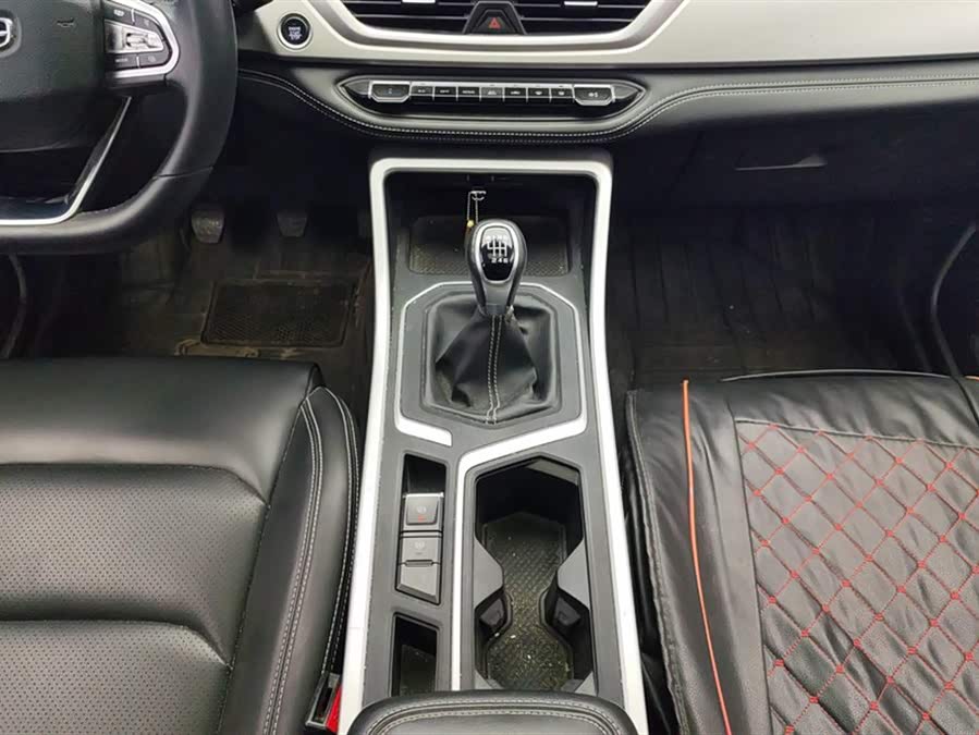 GEELY Vision X6 2019 car image #17
