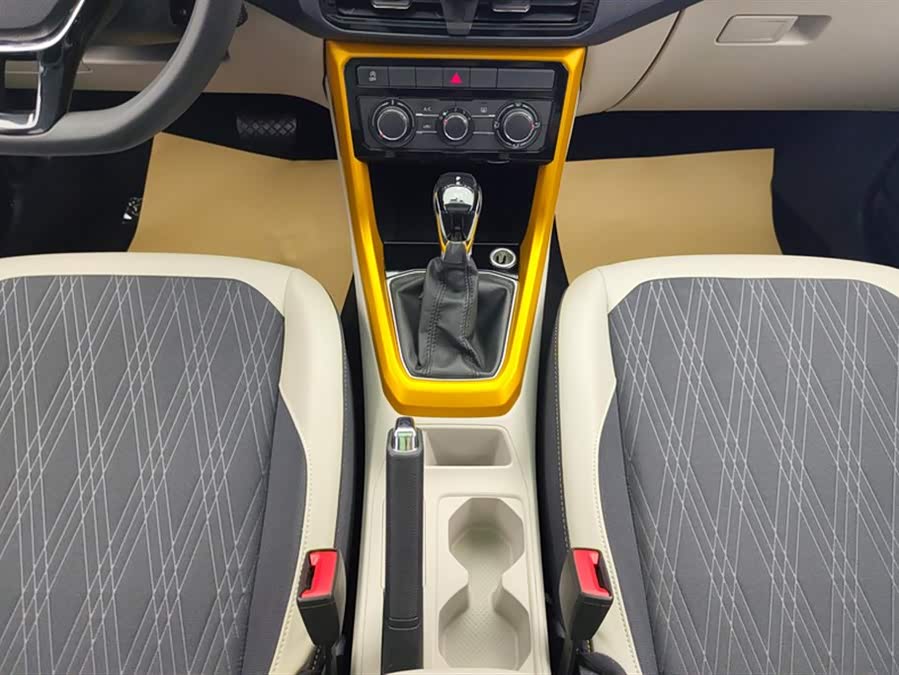 Volkswagen T-Cross 2019 car image #17