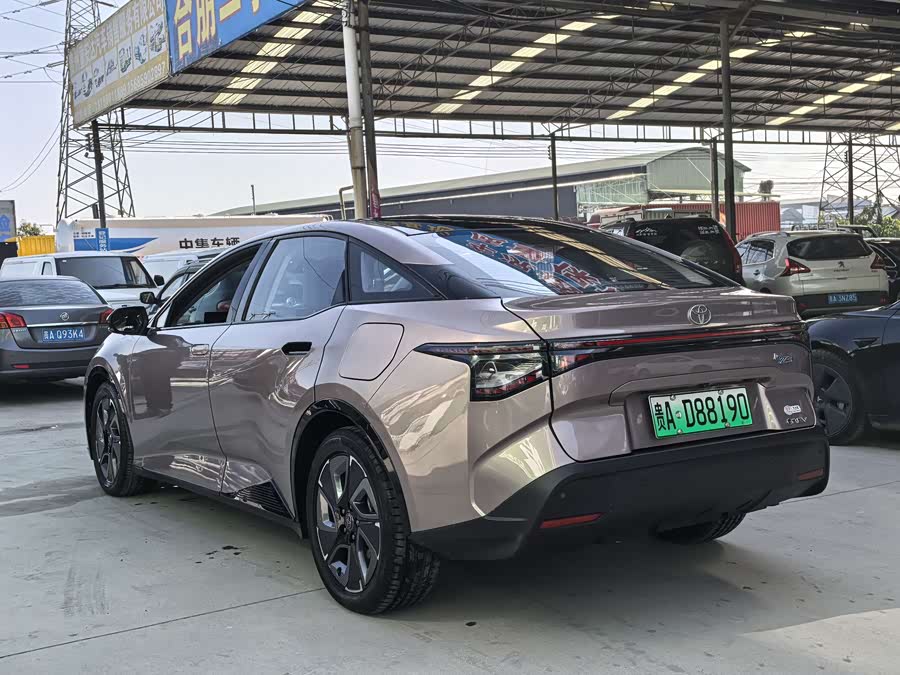 Toyota bZ3 2023 immagine di auto #17