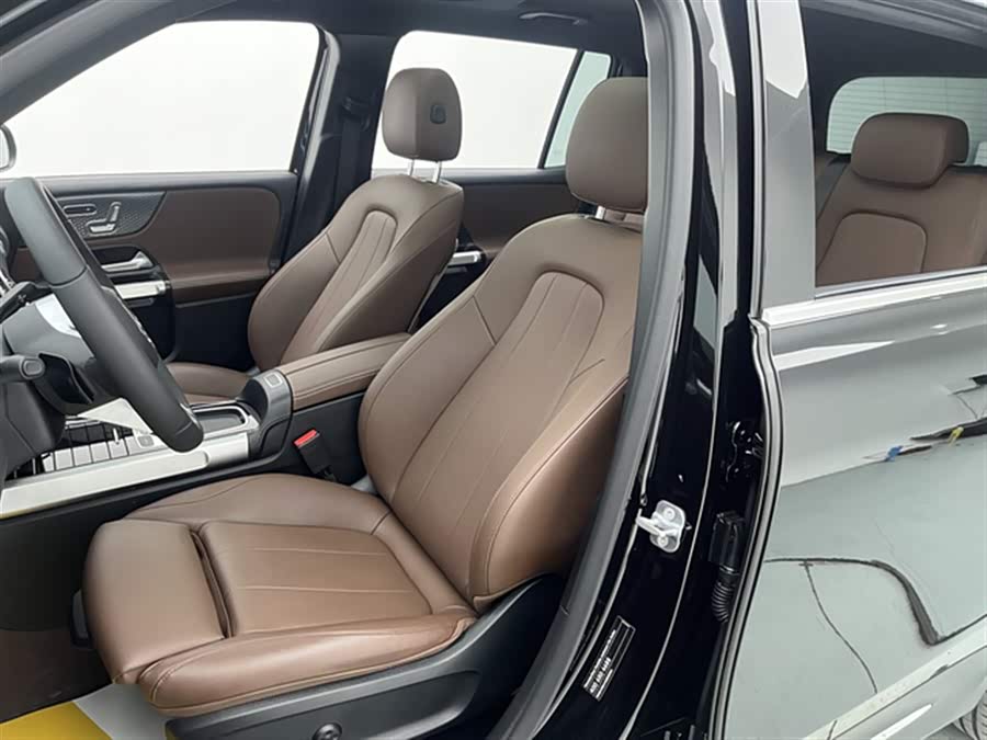 Mercedes-Benz GLB Class 2024 #17 Mercedes-Benz GLB Class 2024 car image #17