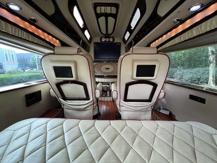 Ford E350 2010 imagen de coche #17