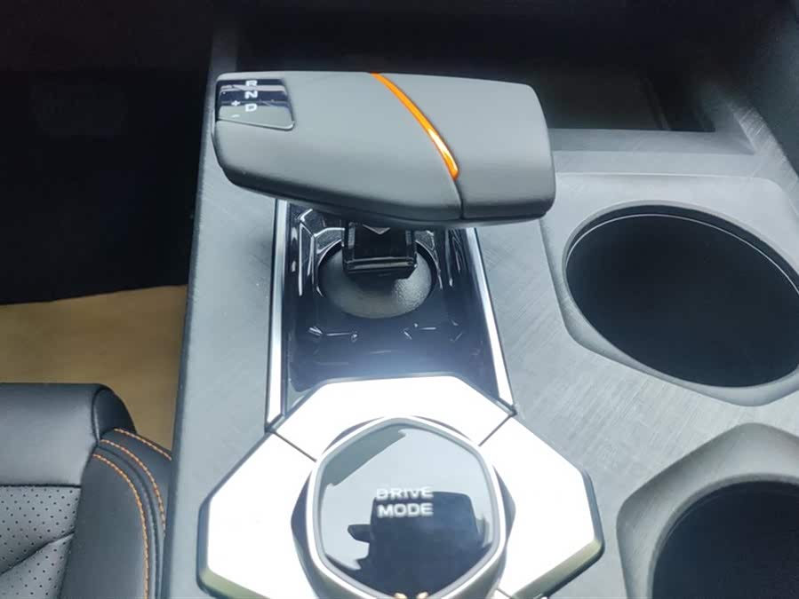 Changan UNI-V 2024 car image #17