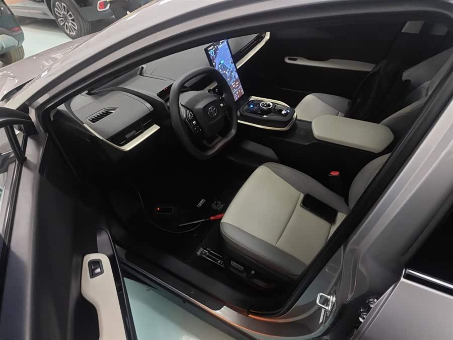 Toyota bZ3 2023 immagine di auto #17