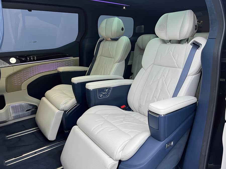 Zeekr 009 2024 imagen de coche #17