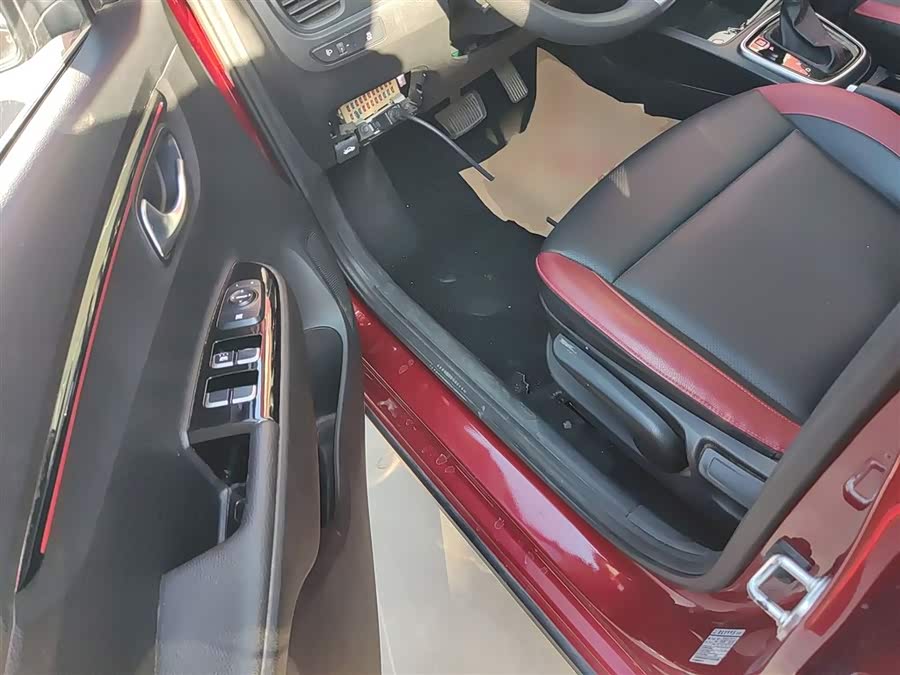 Kia Rio Cross 2017 car image #17