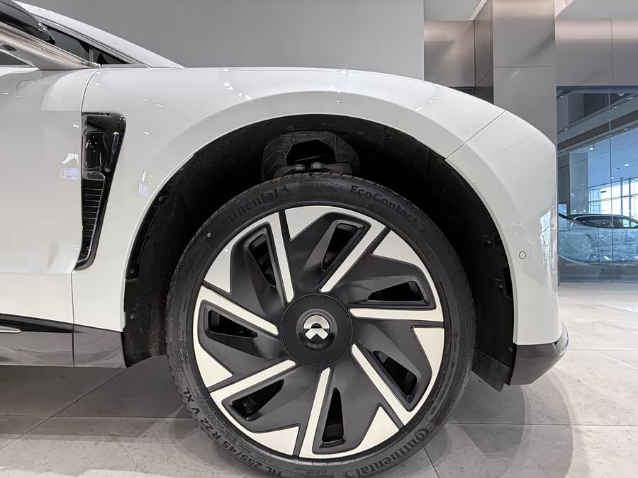 NIO ET9 2025 car image #17