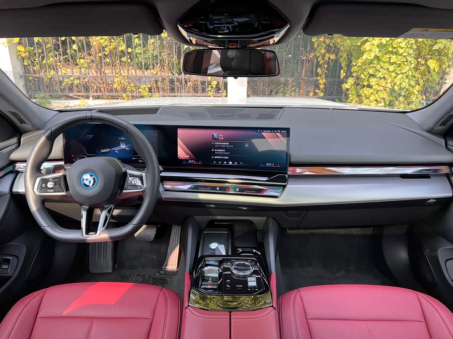 BMW i5 2025 immagine di auto #17