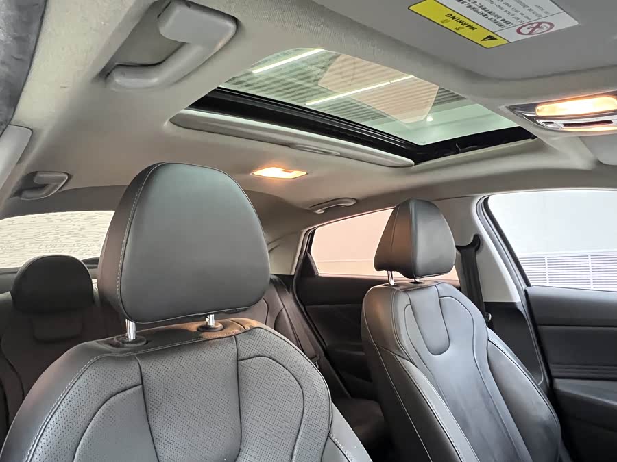 Hyundai Elantra 2021 immagine di auto #17