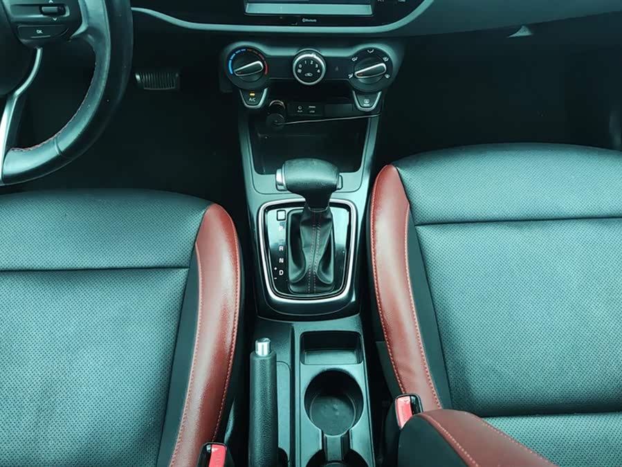 Kia Rio Cross 2019 car image #17