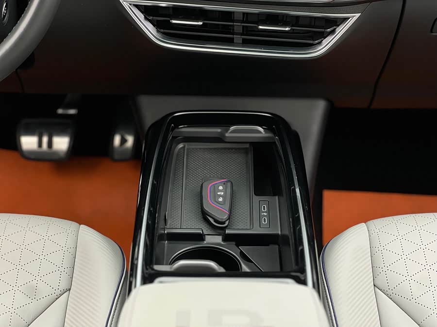 Volkswagen ID.6 X 2021 #17 Volkswagen ID.6 X 2021 car image #17