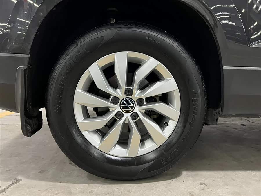 Volkswagen Tharu 2021 car image #17