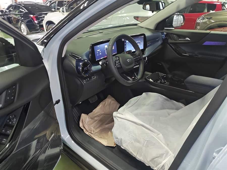 Chevrolet Equinox Plus 2025 car image #17