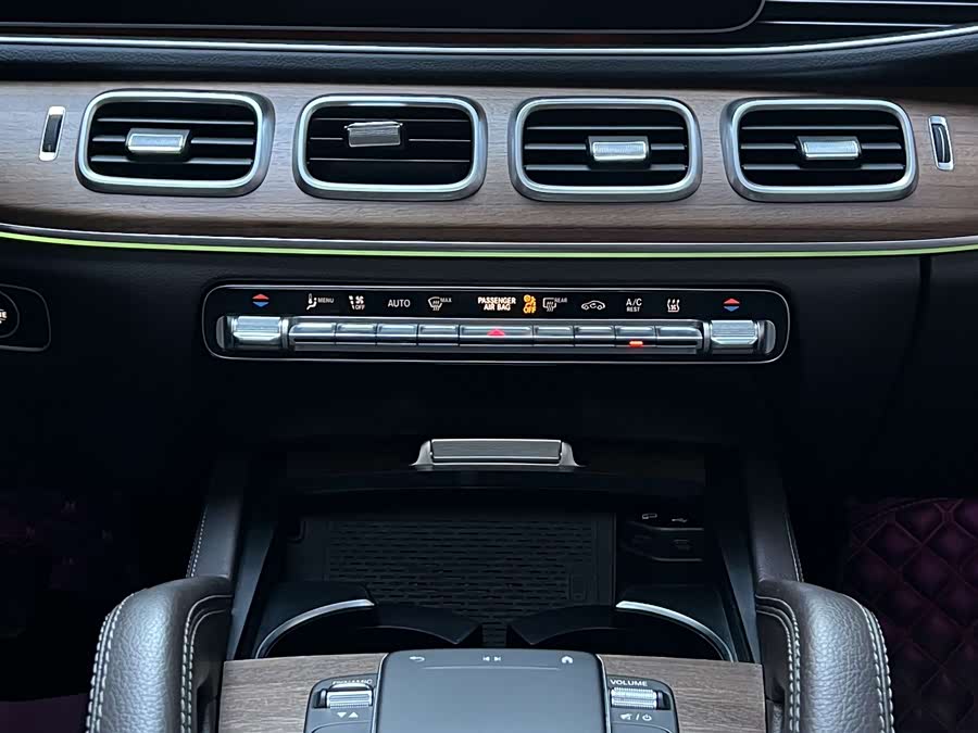 Mercedes-Benz GLE Class New Energy 2021 car image #17