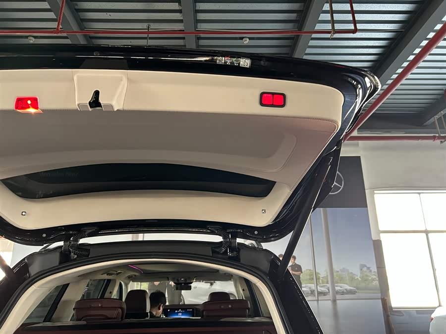 Mercedes-Benz Maybach GLS 2024 car image #17