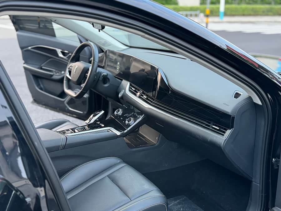 2021 car image #17