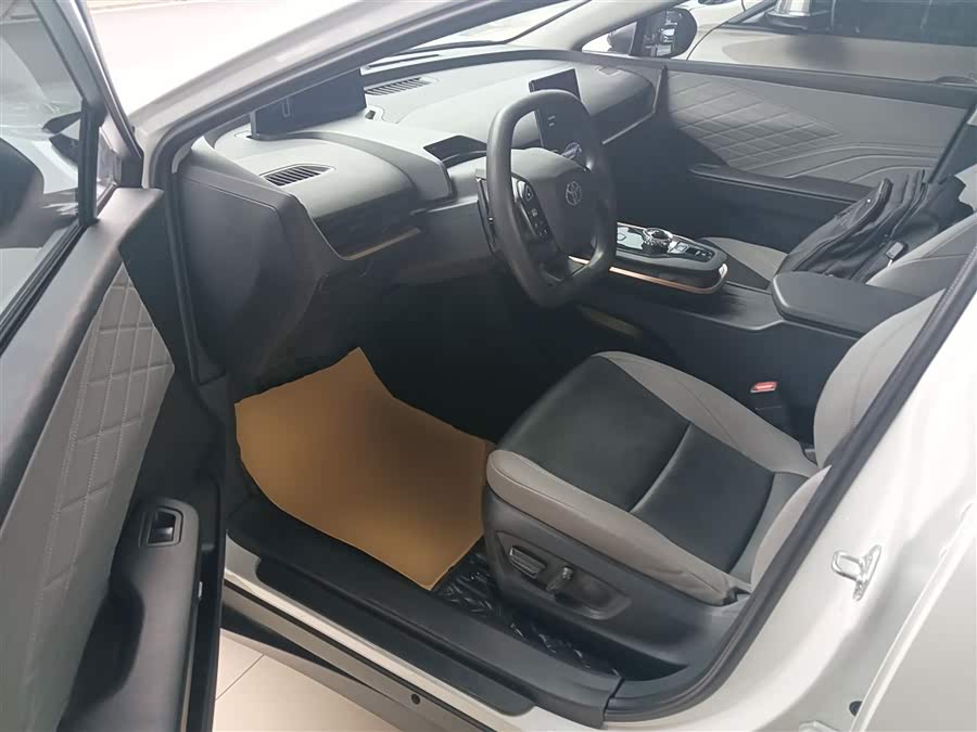 Toyota bZ3 2024 immagine di auto #17