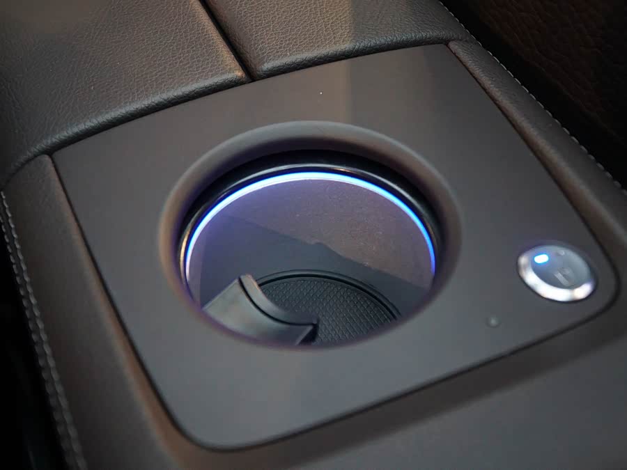 Mercedes-Benz GLS Class 2022 immagine di auto #17