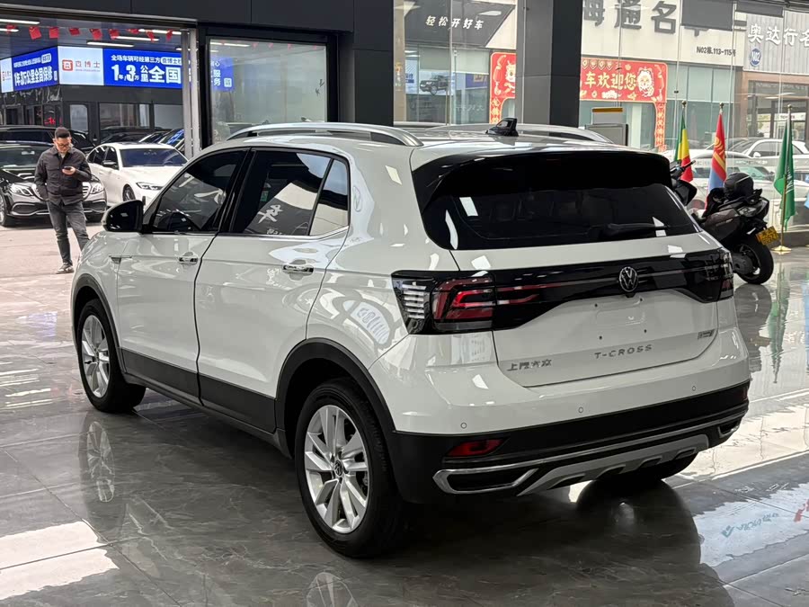 Volkswagen T-Cross 2022 car image #17